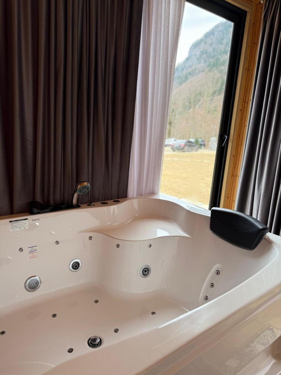 Villa Ujevara E Vogel Theth Eksteriør billede